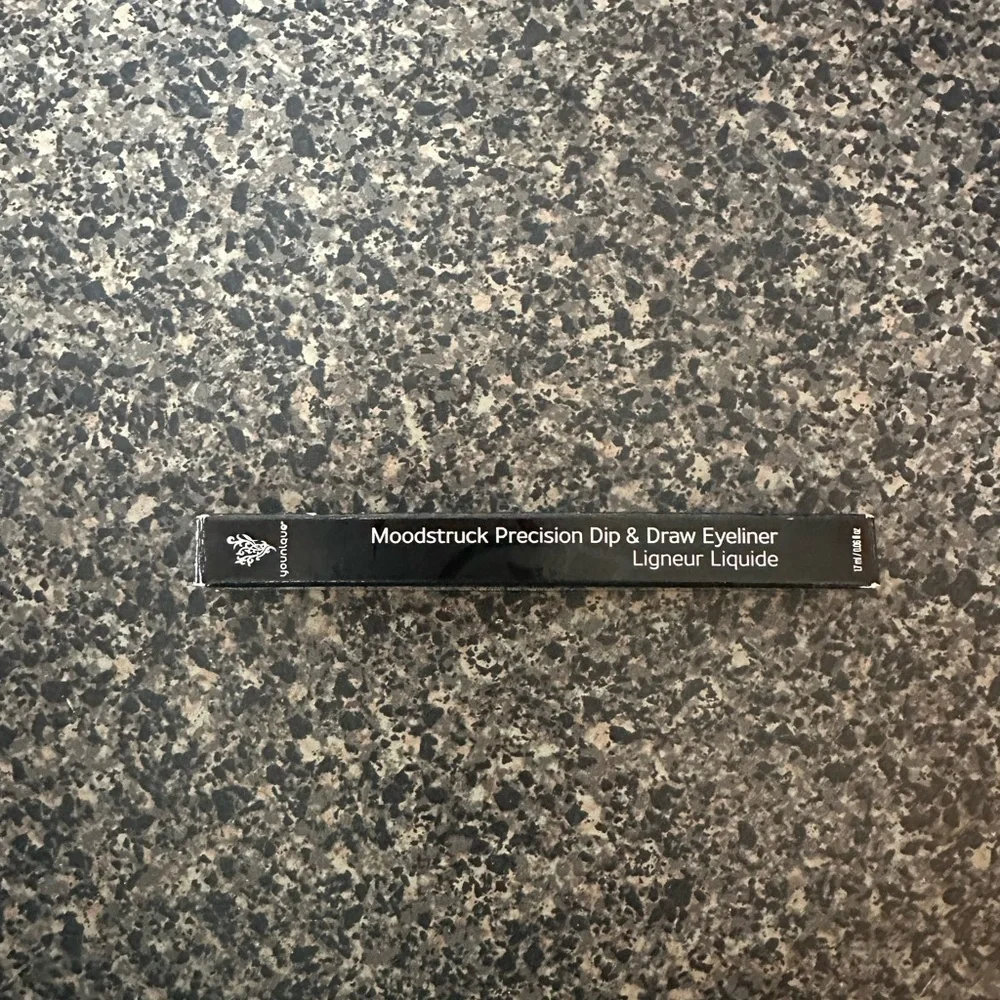 Younique Dip and Draw Liquid Eyeliner Perfect Black